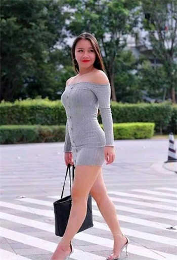 老婆一位的参加同学聚会