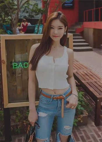 武汉大学张玥