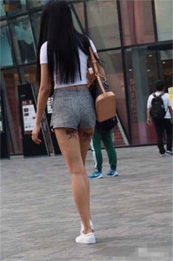偷摸熟睡的母亲中文字幕