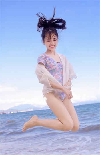 穿成大佬的粉色玩偶