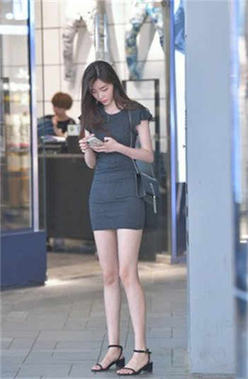 胸大美女穿个透明衣服