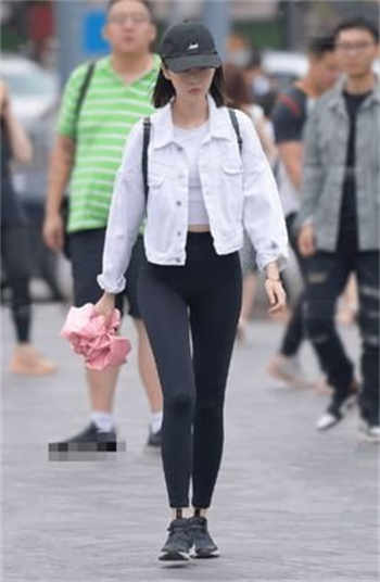 麻豆观看线路游泳吴梦梦