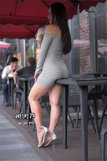 今天老婆参加公司聚会