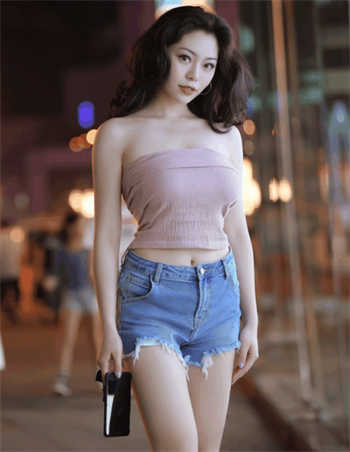 你会光膀子给异性开门吗
