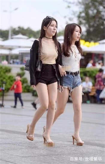 连体衣上厕所的正确方法