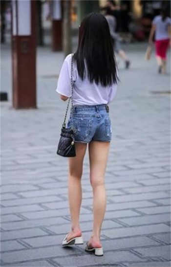 英语老师密桃吖