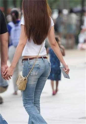 能看情侣打扑克的视频