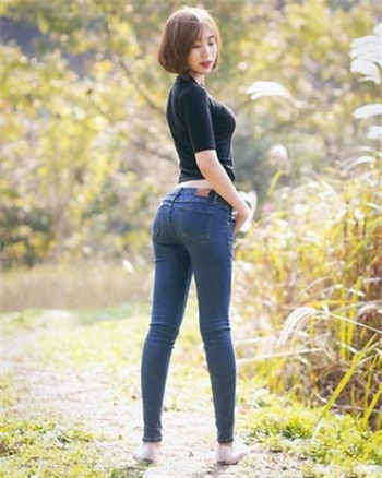 女大学生文化沙龙